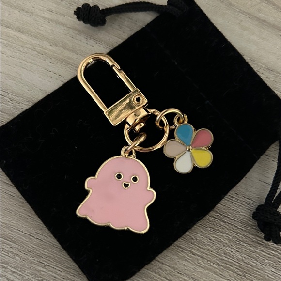 Pink Ghost Keychain with Flower Charm NEW - Picture 1 of 2